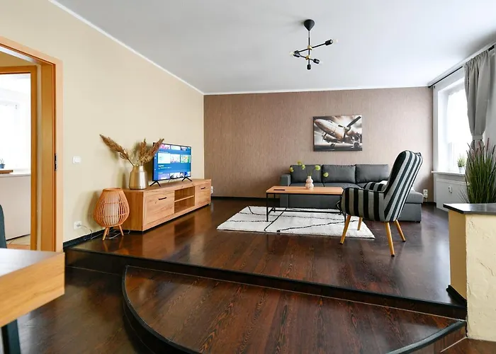 Modernes Altmarkt Mit Parkplatz 4 Gaeste 55qm Waschmaschine Wlan Netflix Terrasse *